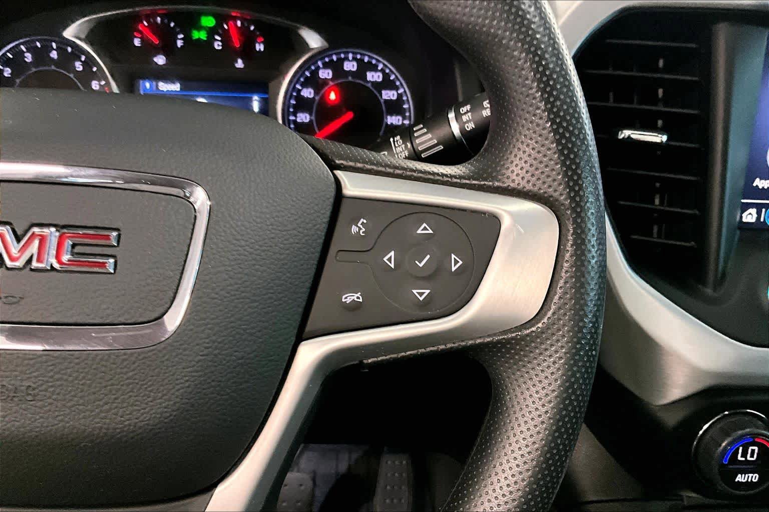 Used 2023 GMC Acadia SLE w/ Driver Convenience Package FWD image 24