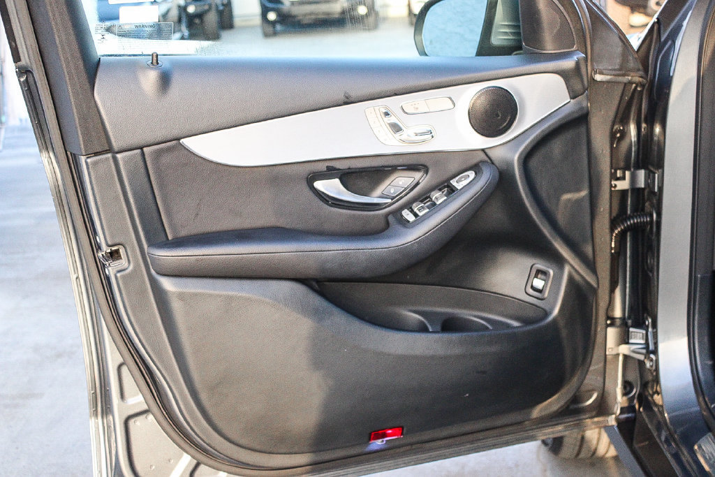 Used 2019 Mercedes-Benz GLC 300 image 22