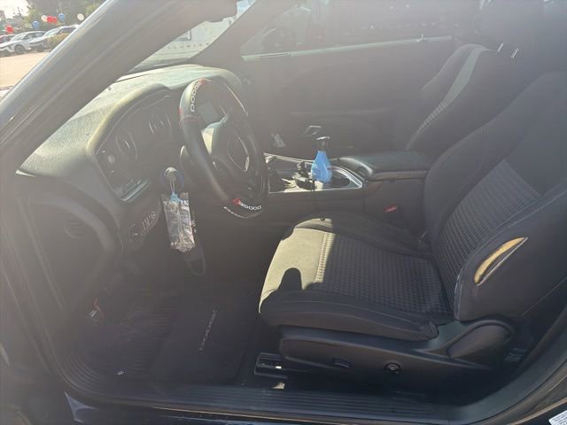 Used 2015 Dodge Challenger SXT RWD image 11