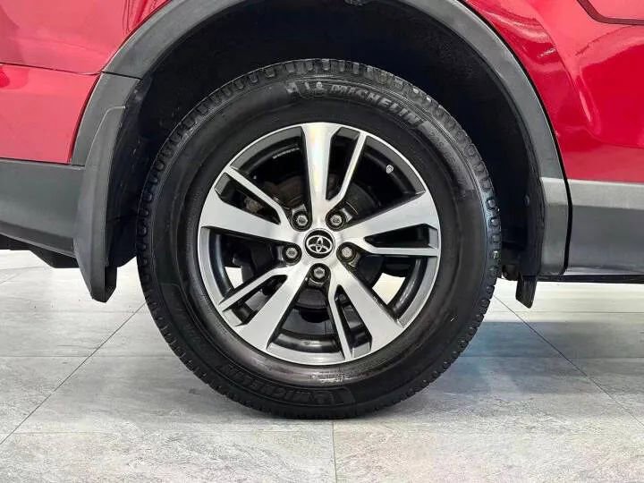 Used 2018 Toyota RAV4 XLE w/ Plus Extra Value Package AWD/4WD image 18