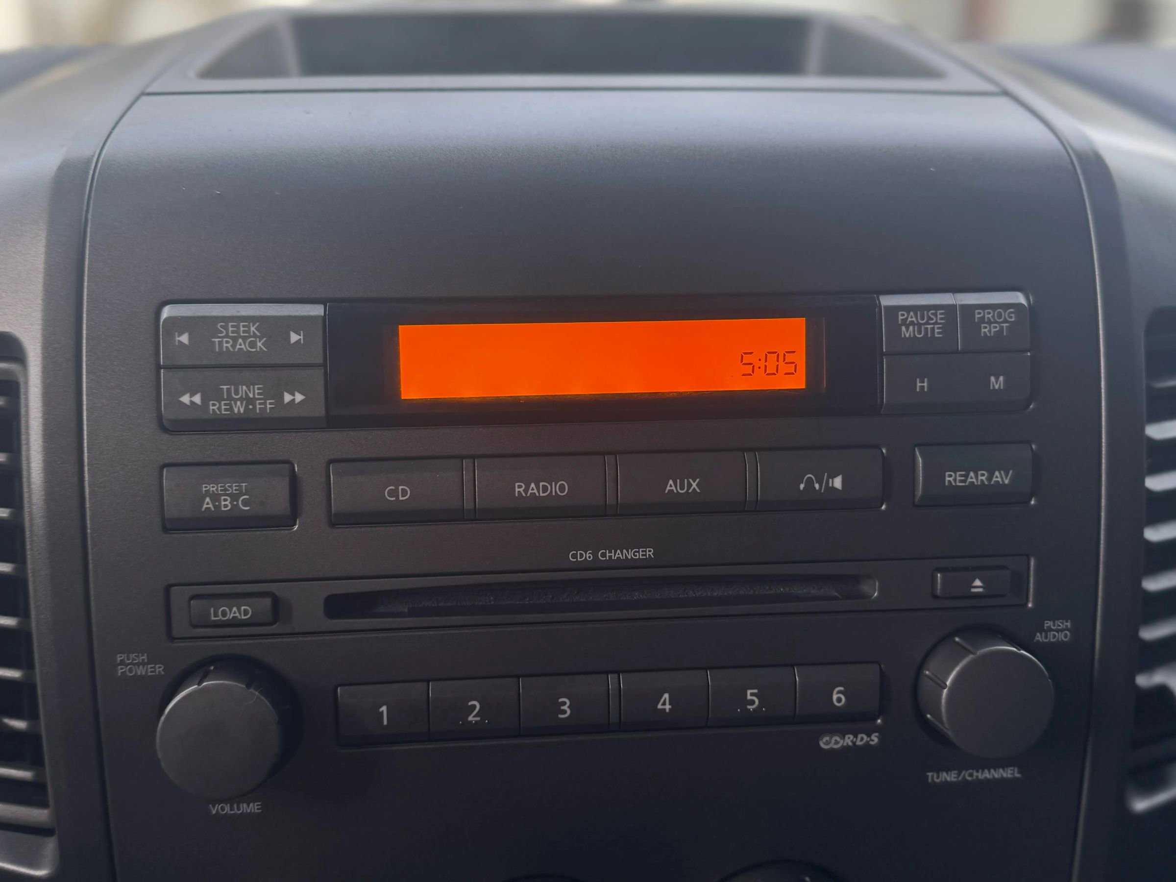 Used 2004 Nissan Titan SE w/ (Bed) Utility Bed Pkg image 24