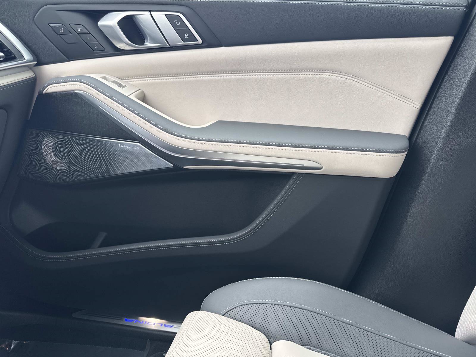 Certified 2025 BMW ALPINA XB7 AWD/4WD image 24