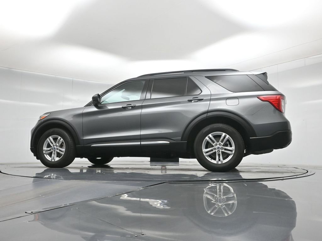 Certified 2023 Ford Explorer XLT RWD image 53