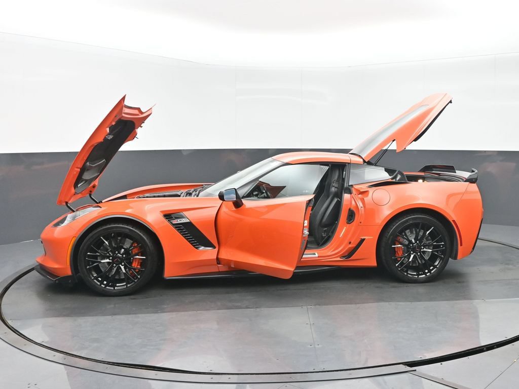 Used 2019 Chevrolet Corvette Z06 RWD image 32