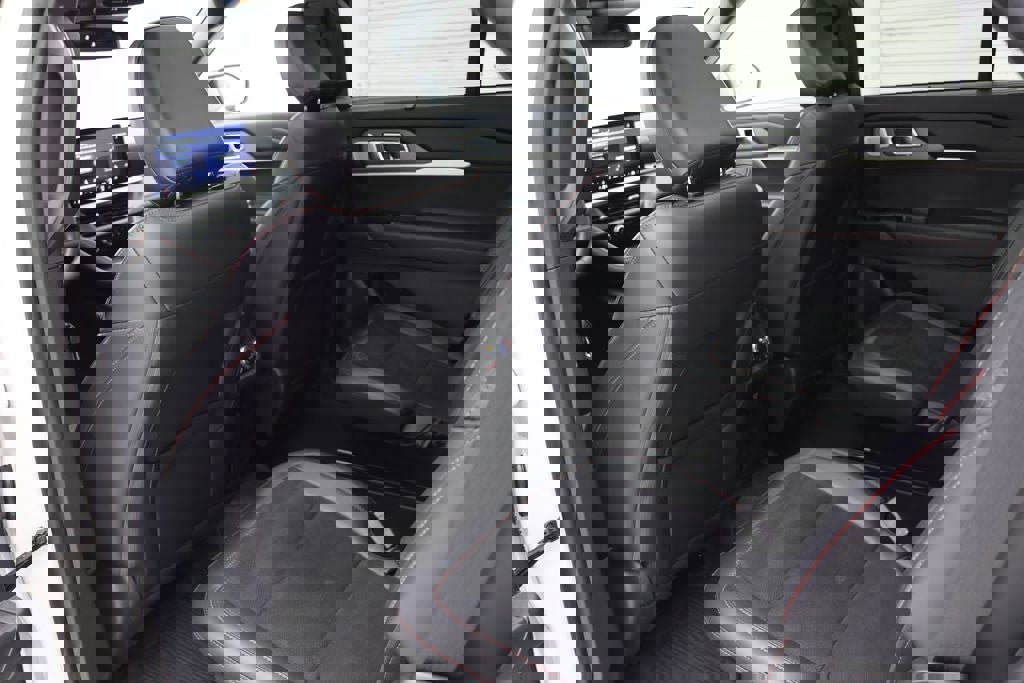 Used 2025 Ford Explorer ST AWD/4WD image 11