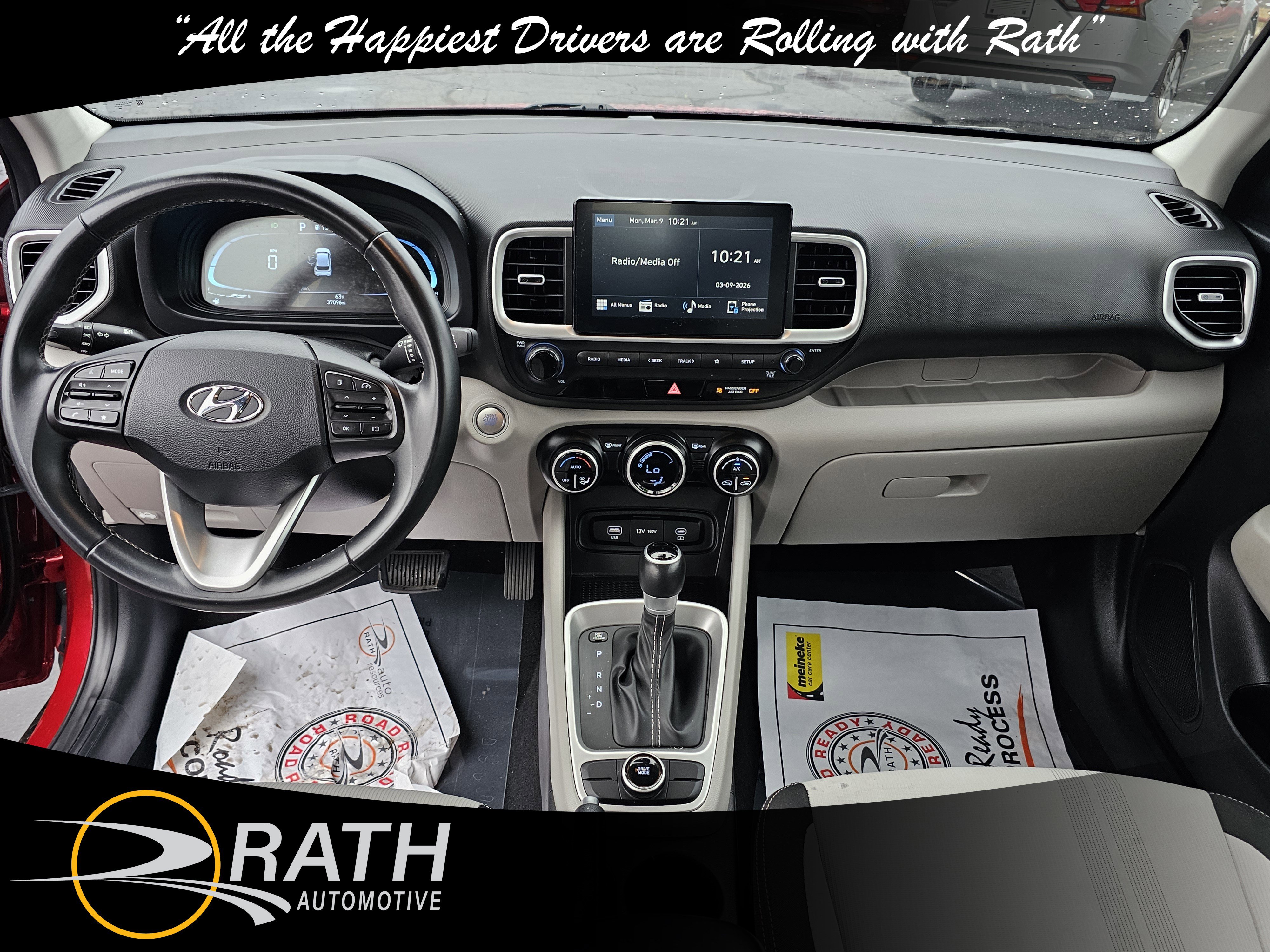 Used 2024 Hyundai Venue SEL image 10