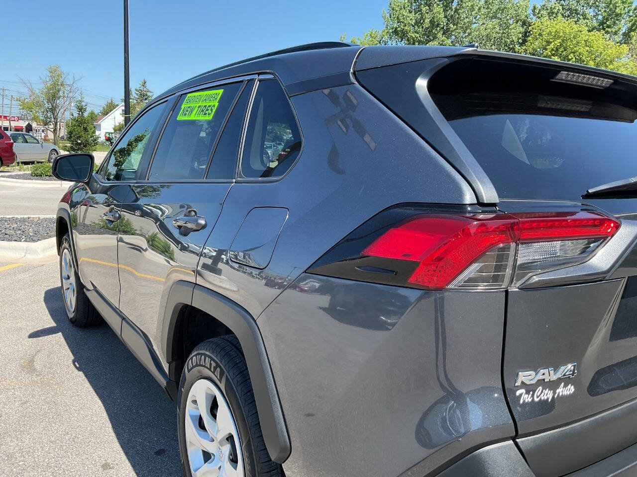 Used 2019 Toyota RAV4 LE w/ All Weather Liner Package AWD/4WD image 5