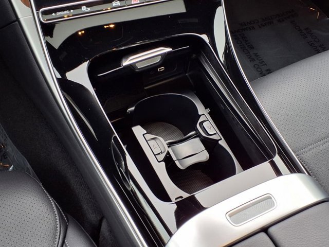 Used 2024 Mercedes-Benz C 300 Sedan image 7