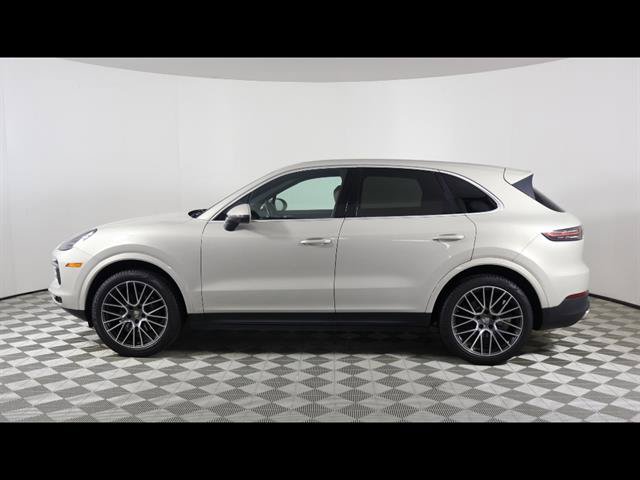 Used 2020 Porsche Cayenne AWD/4WD image 3