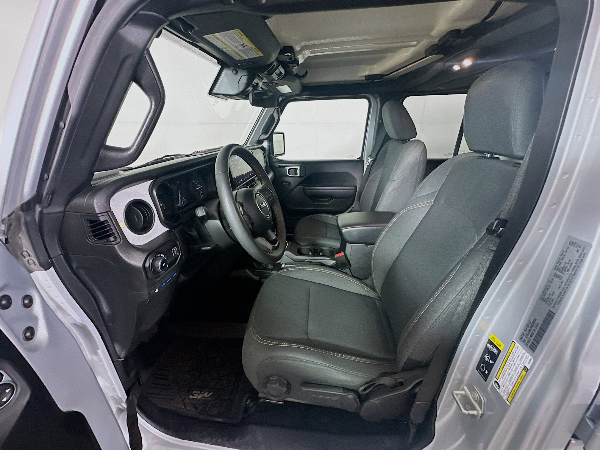 Used 2024 Jeep Wrangler Sport S image 13