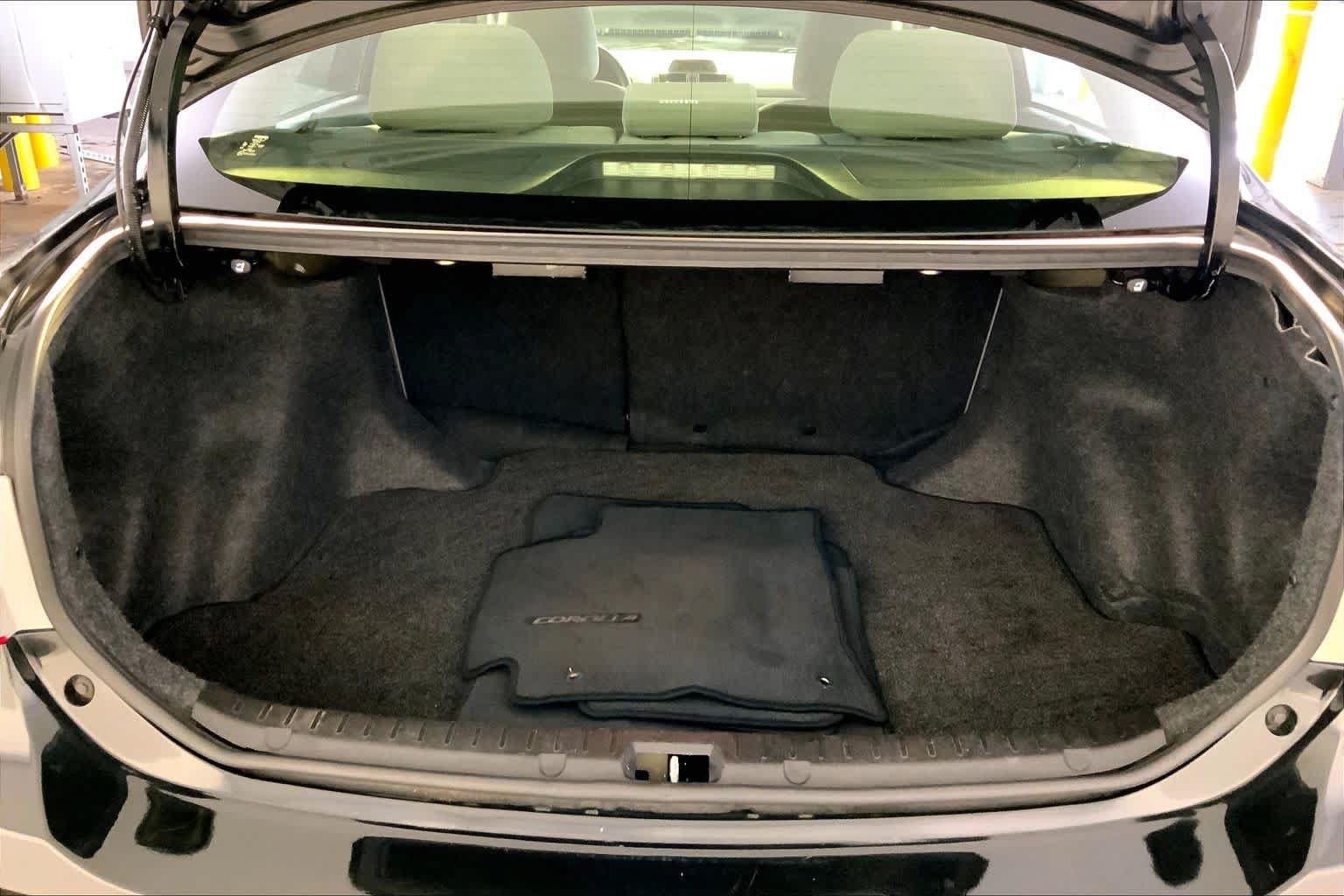 Used 2012 Toyota Corolla LE FWD image 35