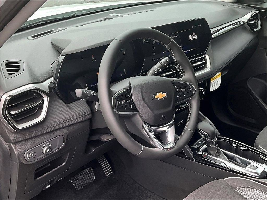 New 2026 Chevrolet TrailBlazer LT w/ LT Cold Weather Package AWD/4WD image 9