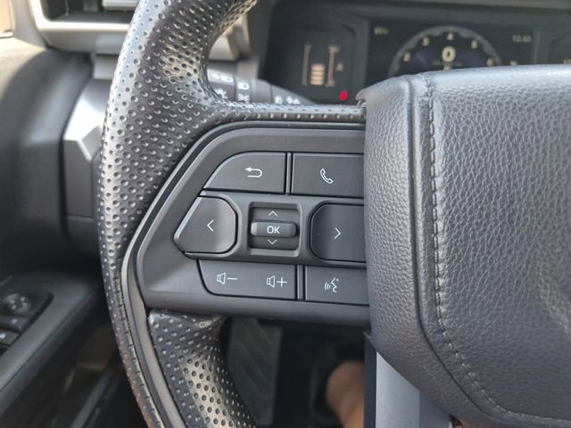 Used 2025 Toyota Tacoma SR5 AWD/4WD image 33