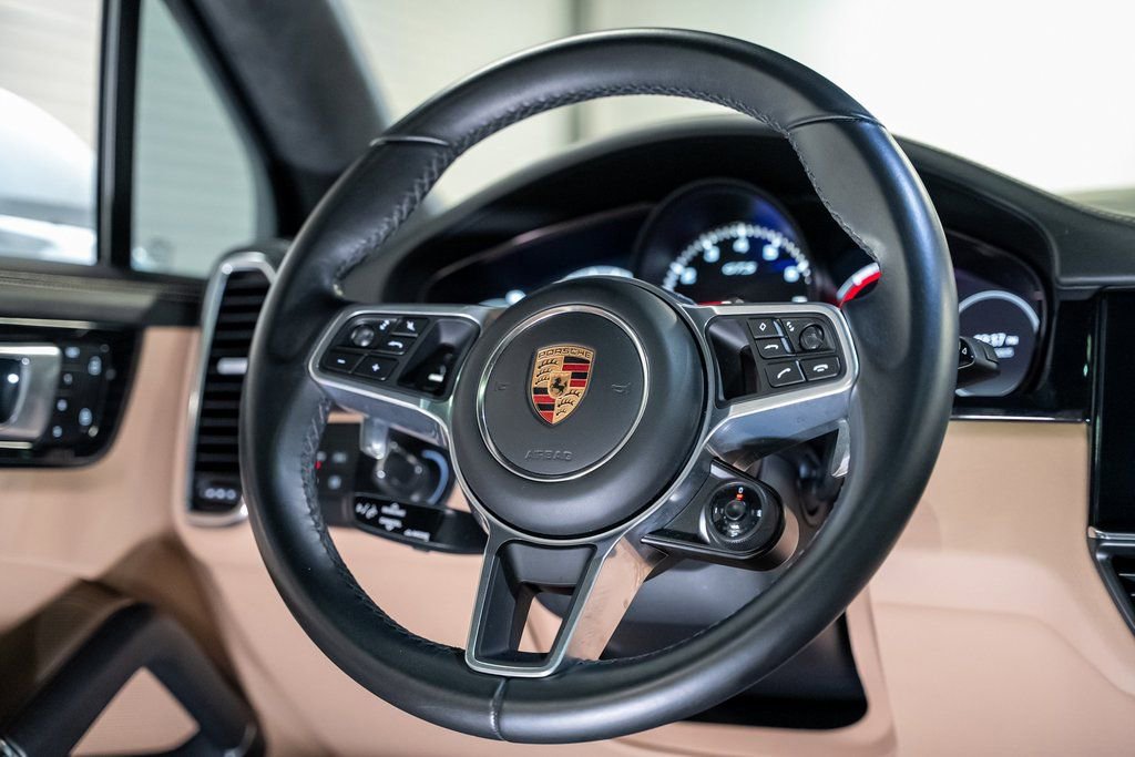 Used 2022 Porsche Cayenne GTS AWD/4WD image 44