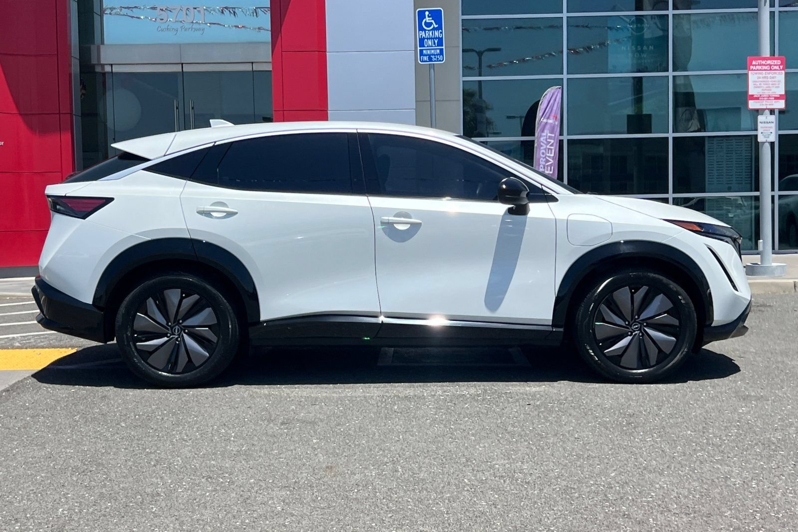 Certified 2024 Nissan Ariya FWD image 3