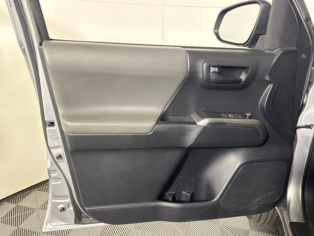 Used 2018 Toyota Tacoma SR5 image 26