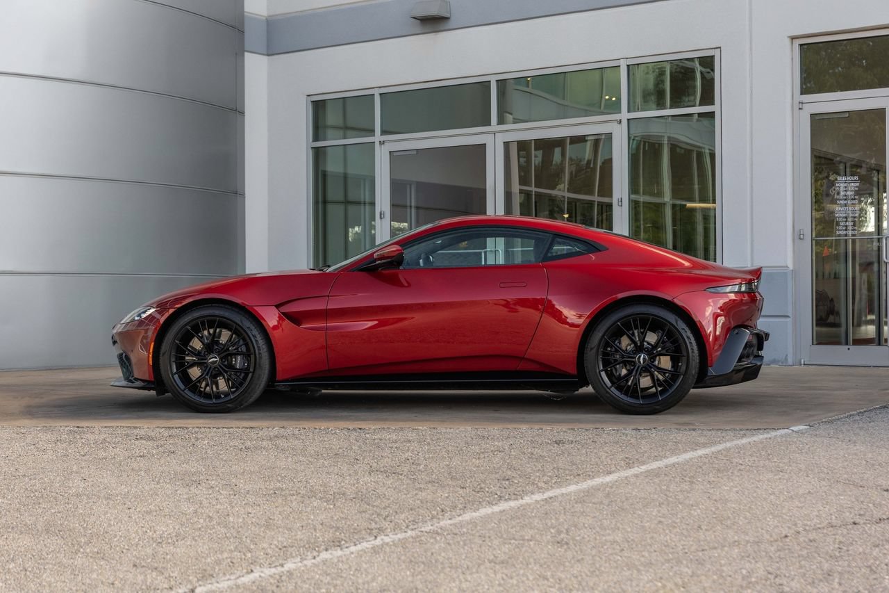 Used 2021 Aston Martin V8 Vantage Coupe RWD image 15
