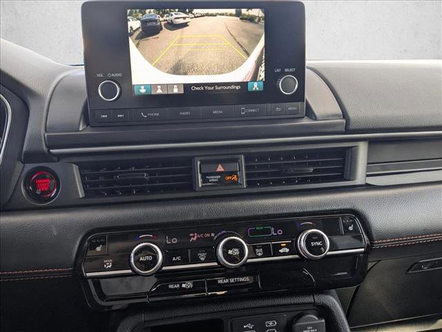 Used 2025 Honda Pilot Sport image 14