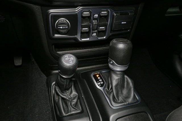 Used 2023 Jeep Wrangler Willys 4xe w/ Sun & Screen Package image 29