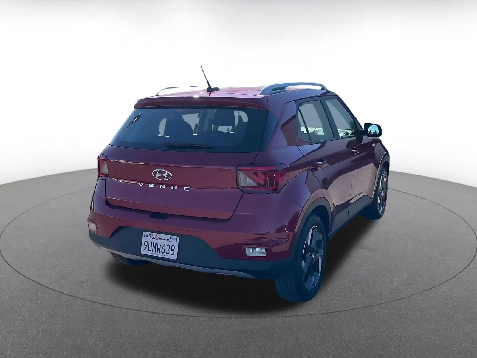Used 2025 Hyundai Venue SEL FWD image 14