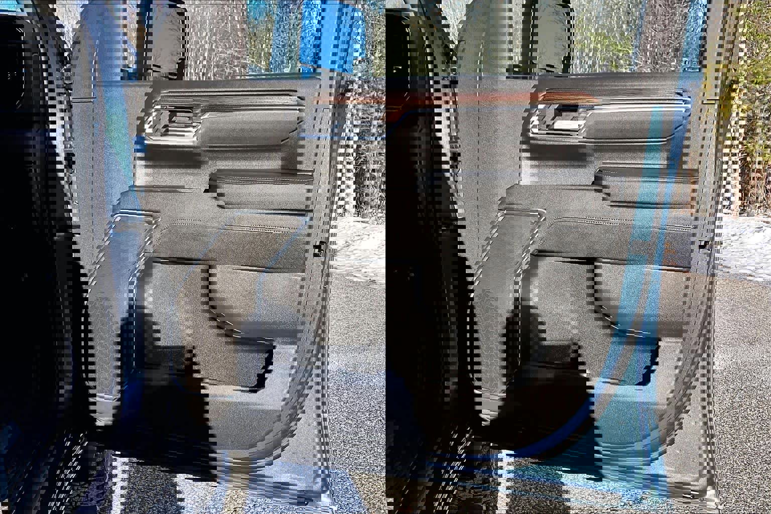 Used 2025 Chevrolet Silverado 2500 LT w/ Convenience Package image 22