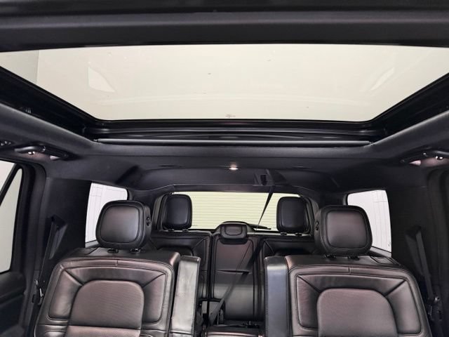 Used 2019 Lincoln Navigator Reserve AWD/4WD image 22