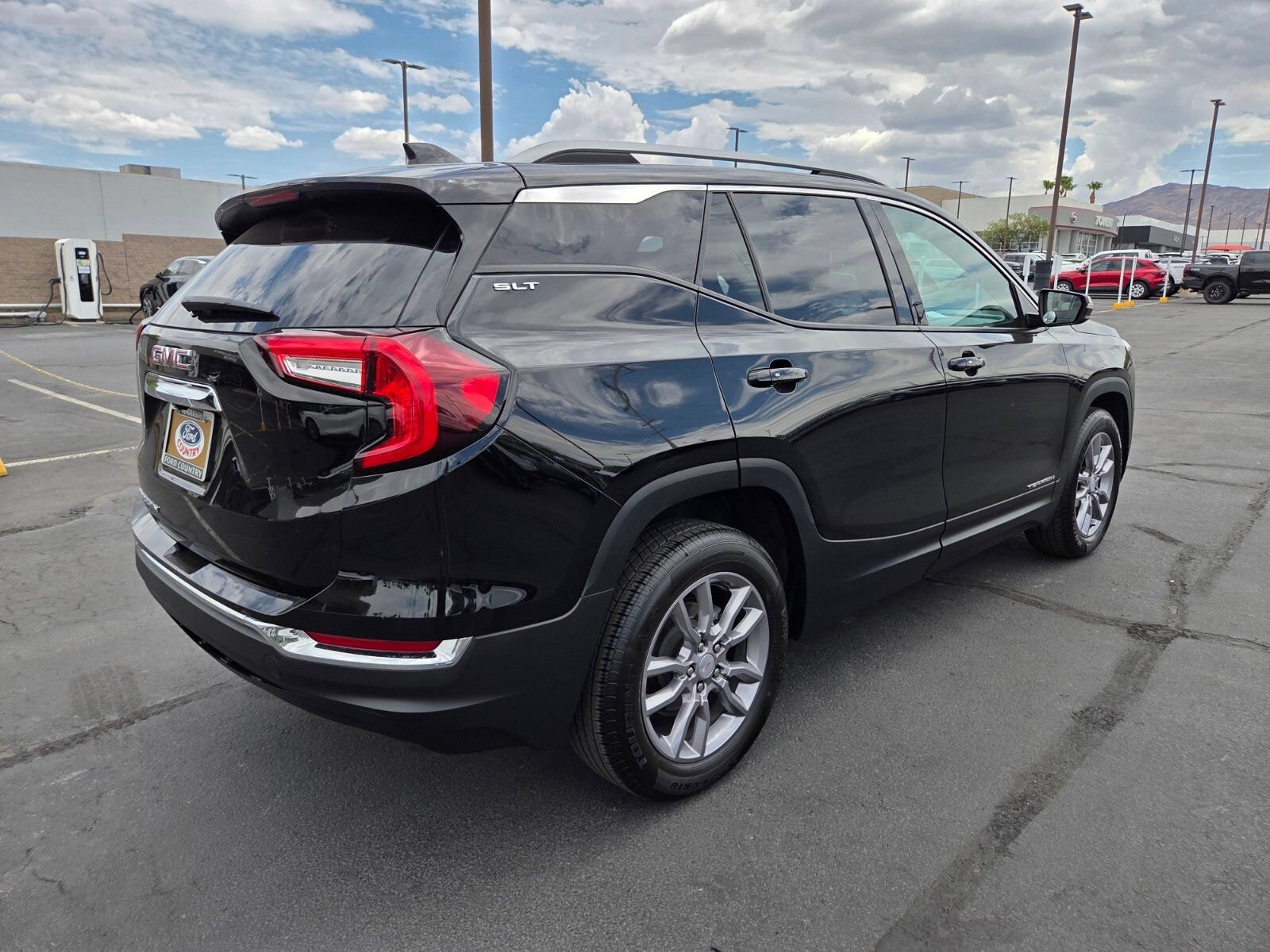 Used 2024 GMC Terrain SLT FWD image 6