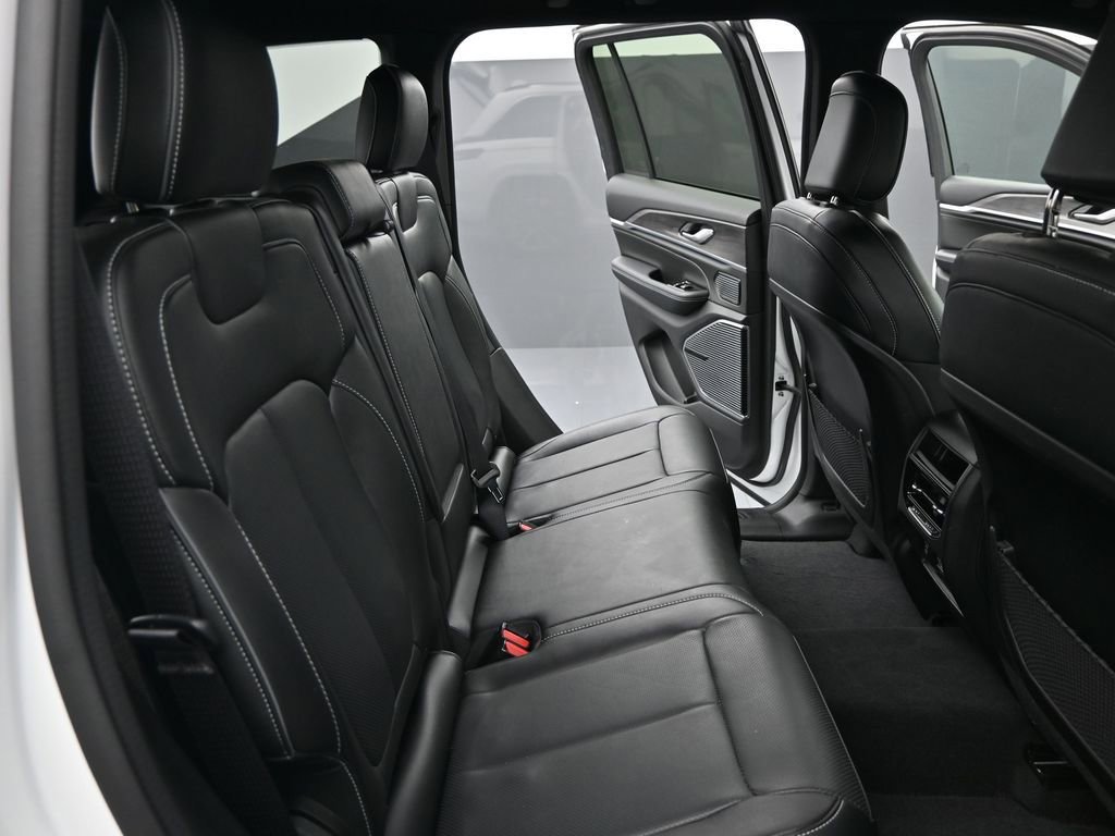 Used 2022 Jeep Grand Cherokee Overland image 19