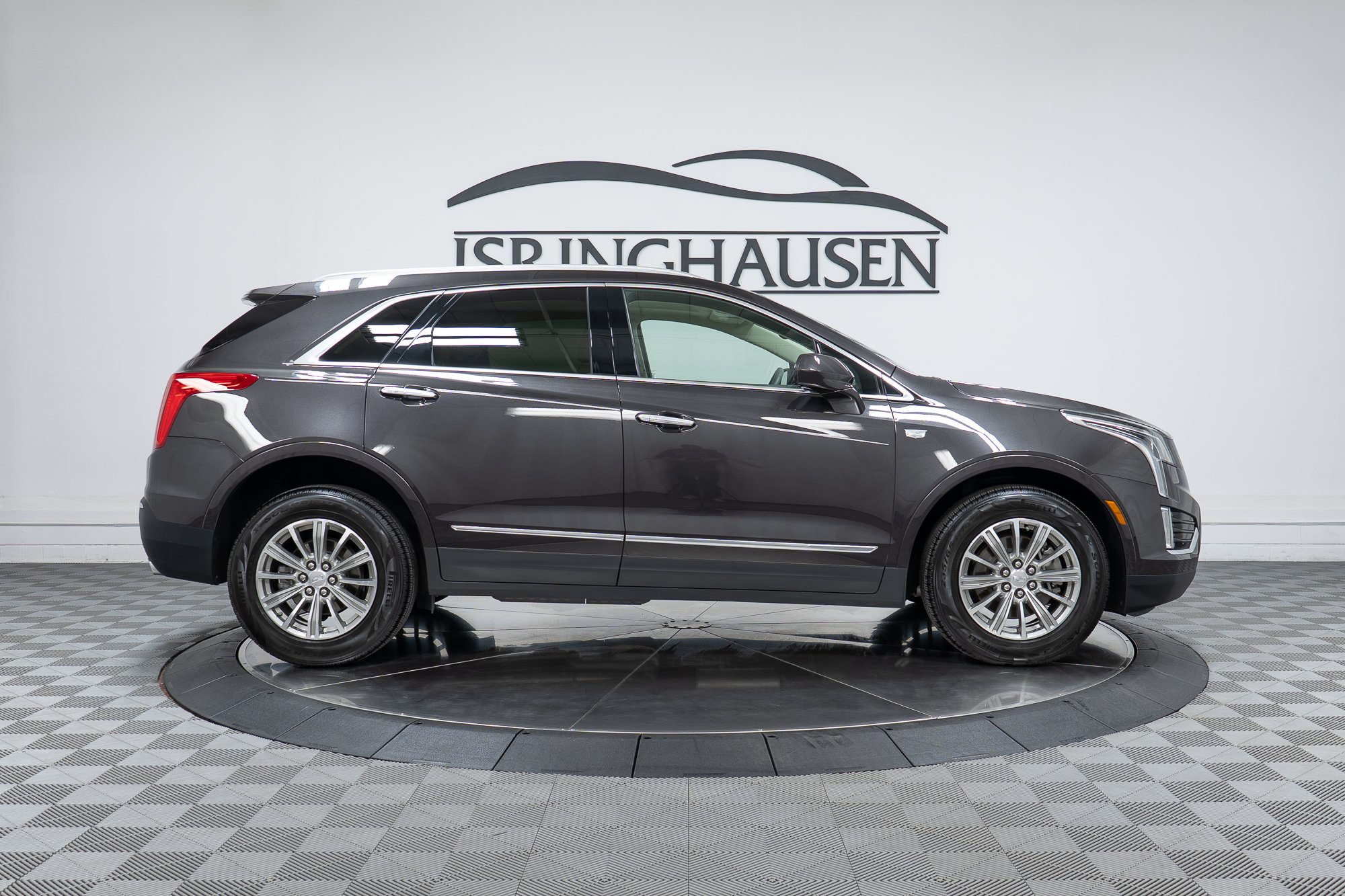 Used 2018 Cadillac XT5 Luxury w/ Driver Awareness Package AWD/4WD image 4