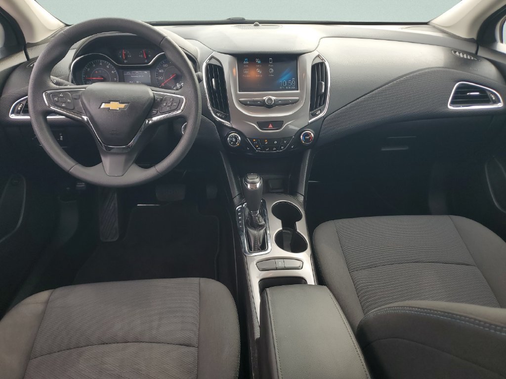 Used 2017 Chevrolet Cruze LT w/ Convenience Package FWD image 11