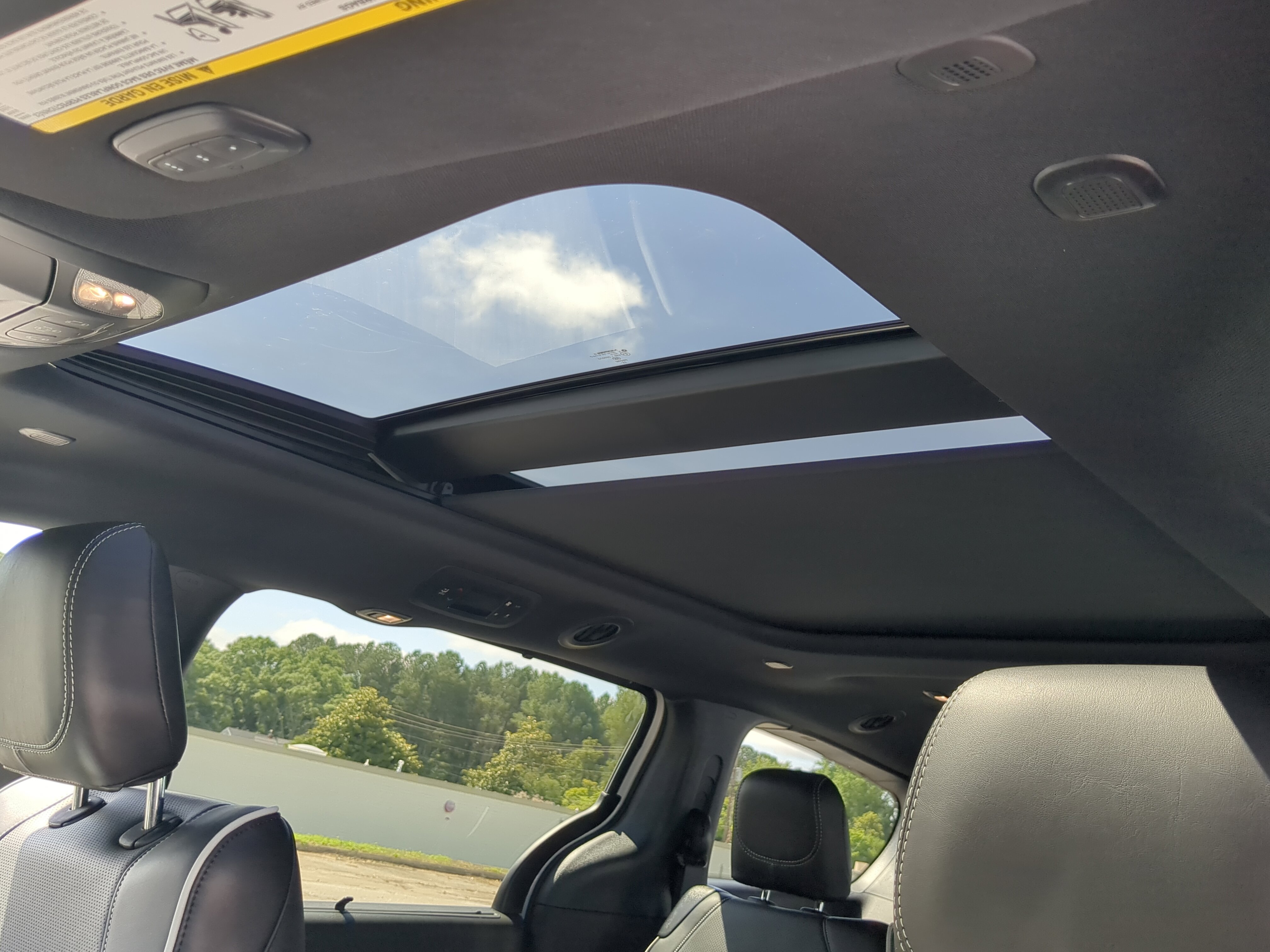New 2027 Chrysler Pacifica Limited FWD image 18
