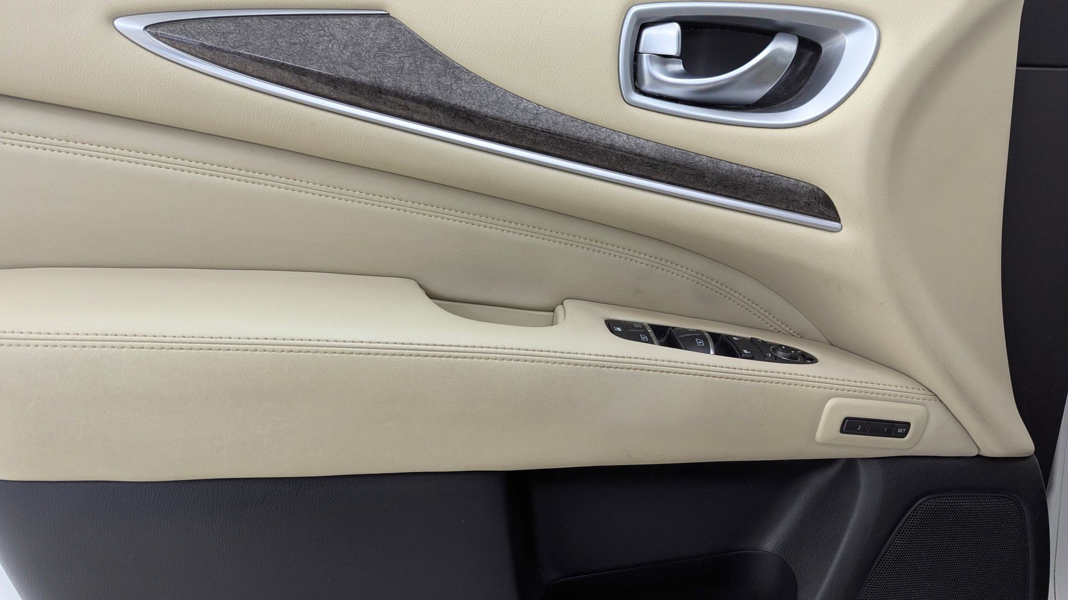 Used 2015 INFINITI QX60 FWD w/ Premium Plus Package image 13