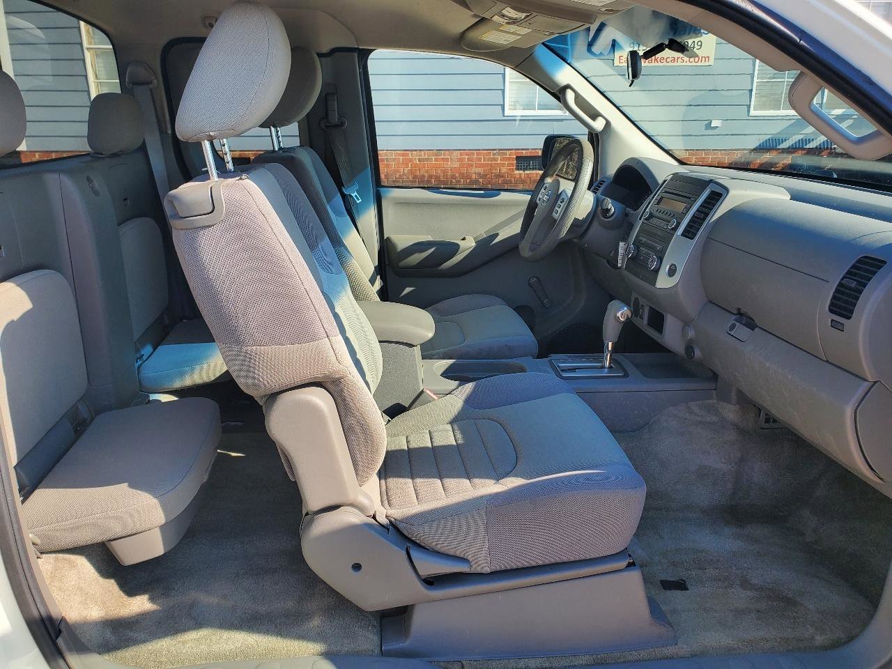 Used 2014 Nissan Frontier S image 6