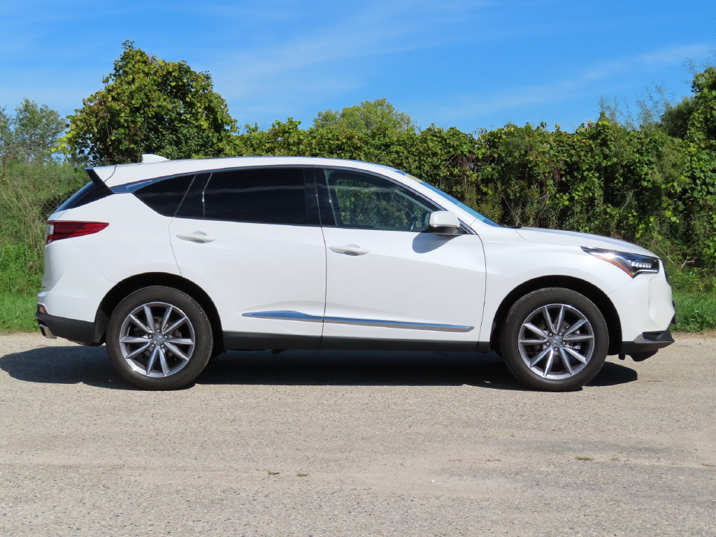 Used 2023 Acura RDX w/ Technology Package AWD/4WD image 2