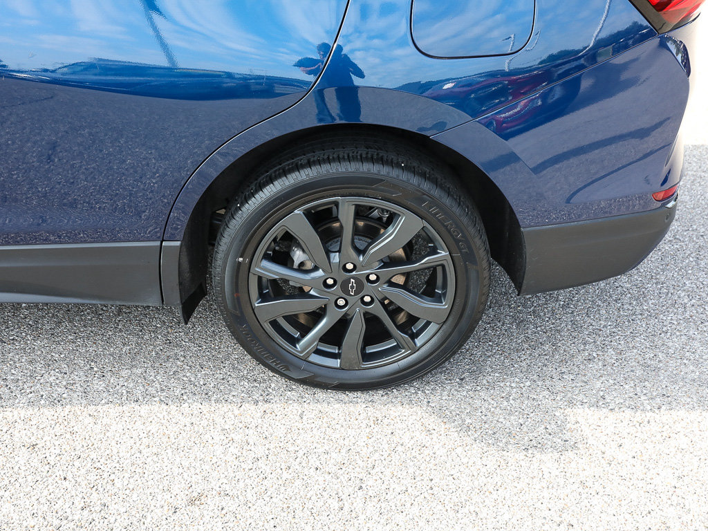 Used 2023 Chevrolet Equinox RS w/ LPO, Floor Liner Package FWD image 4
