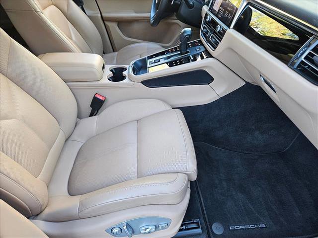 Used 2023 Porsche Macan image 20