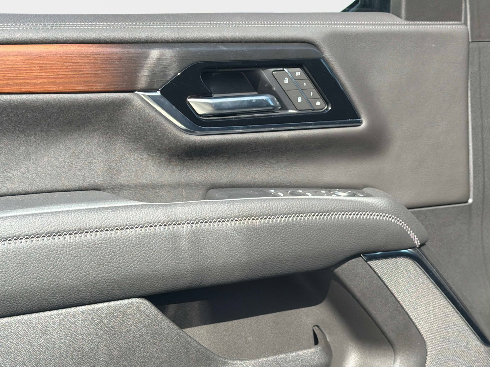 Used 2026 GMC Yukon Denali w/ Advanced Technology Package image 38