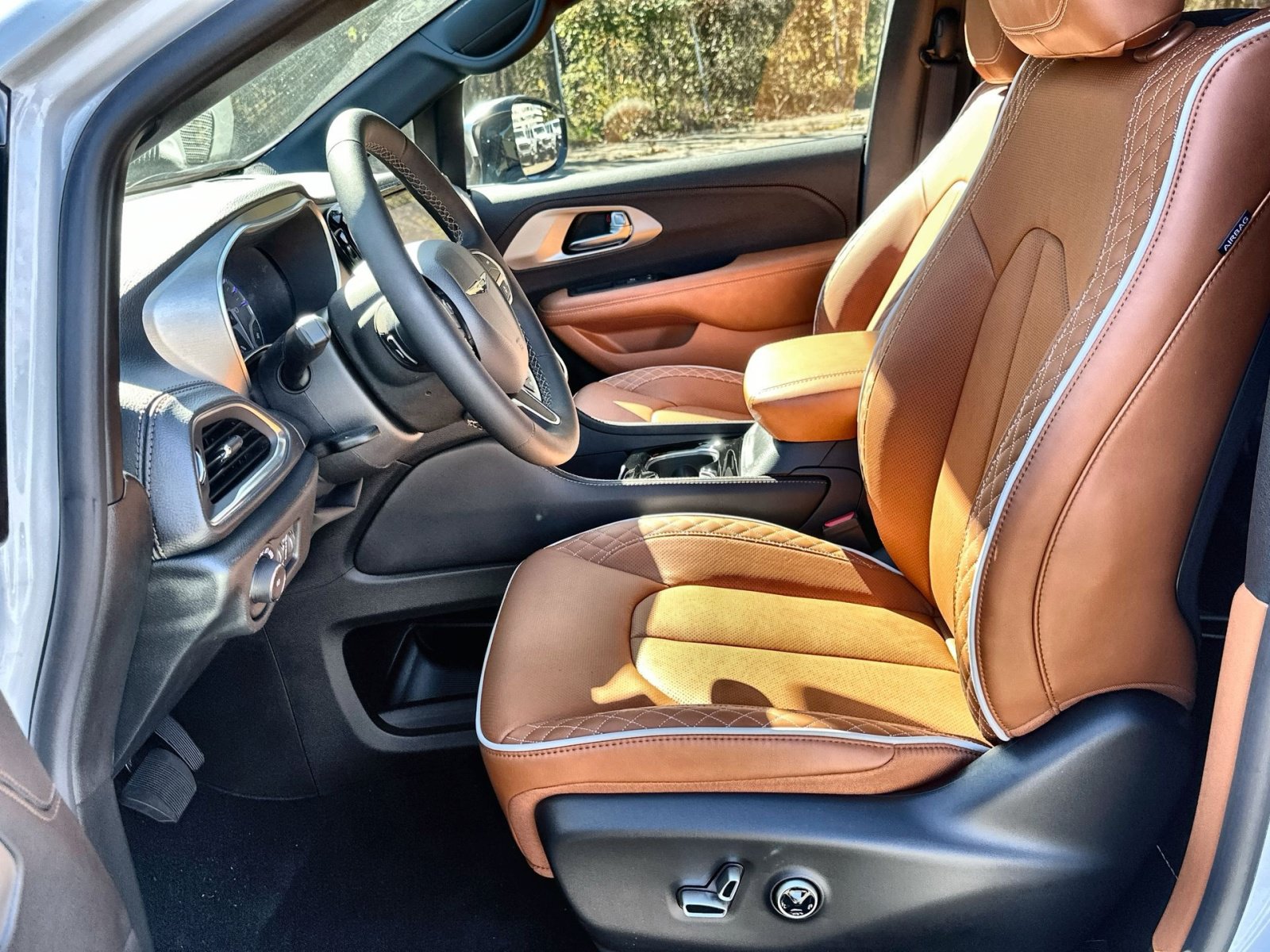 New 2026 Chrysler Pacifica Pinnacle FWD image 13