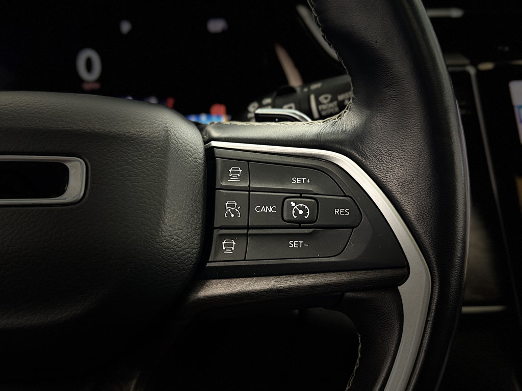 Used 2021 Jeep Grand Cherokee L Limited AWD/4WD image 19