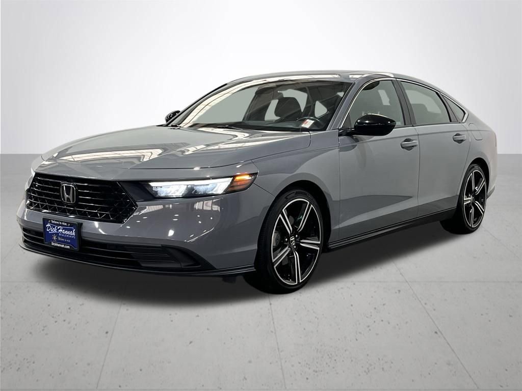 Used 2023 Honda Accord Sport image 2