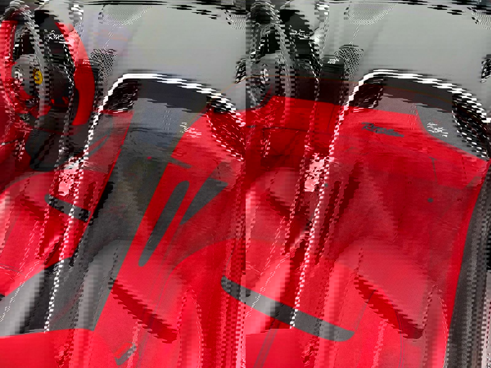 Used 2025 Ferrari Roma Spider image 9