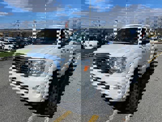 Used 2010 Toyota Tacoma 4x4 Double Cab image 1