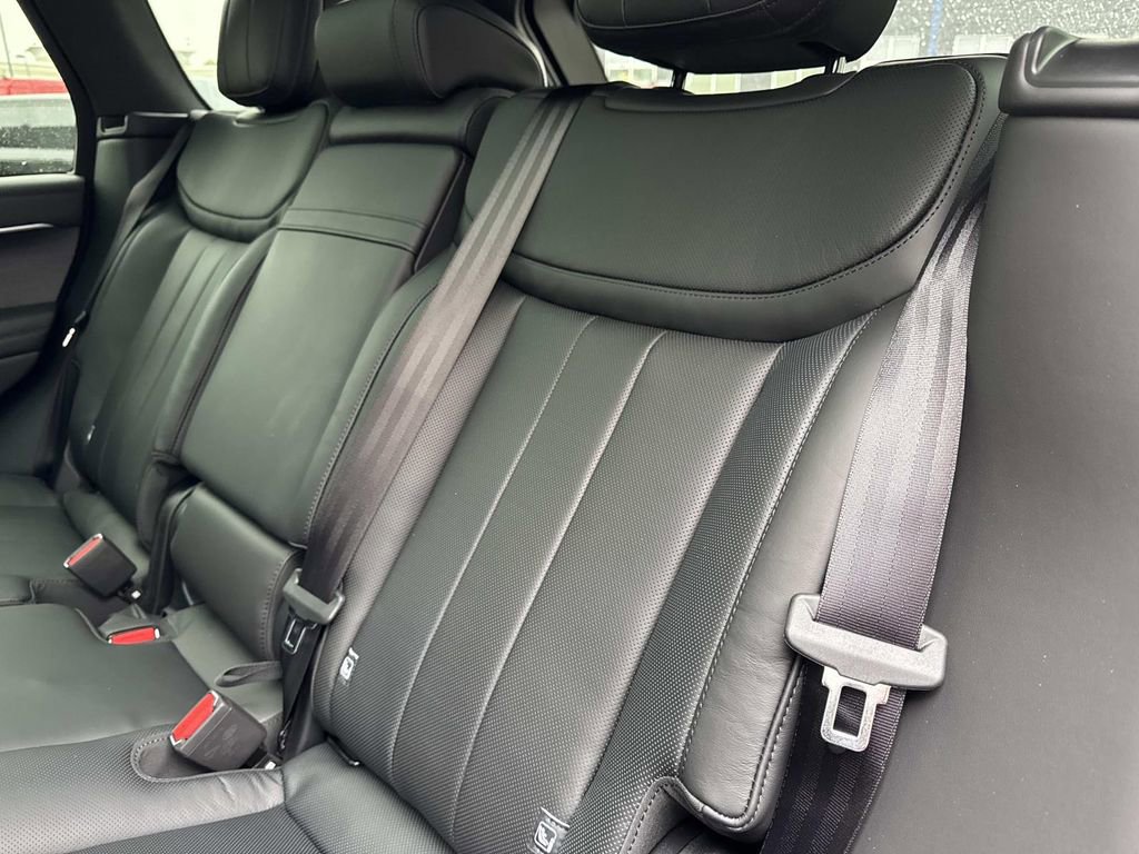 New 2026 Land Rover Range Rover SE AWD/4WD image 15