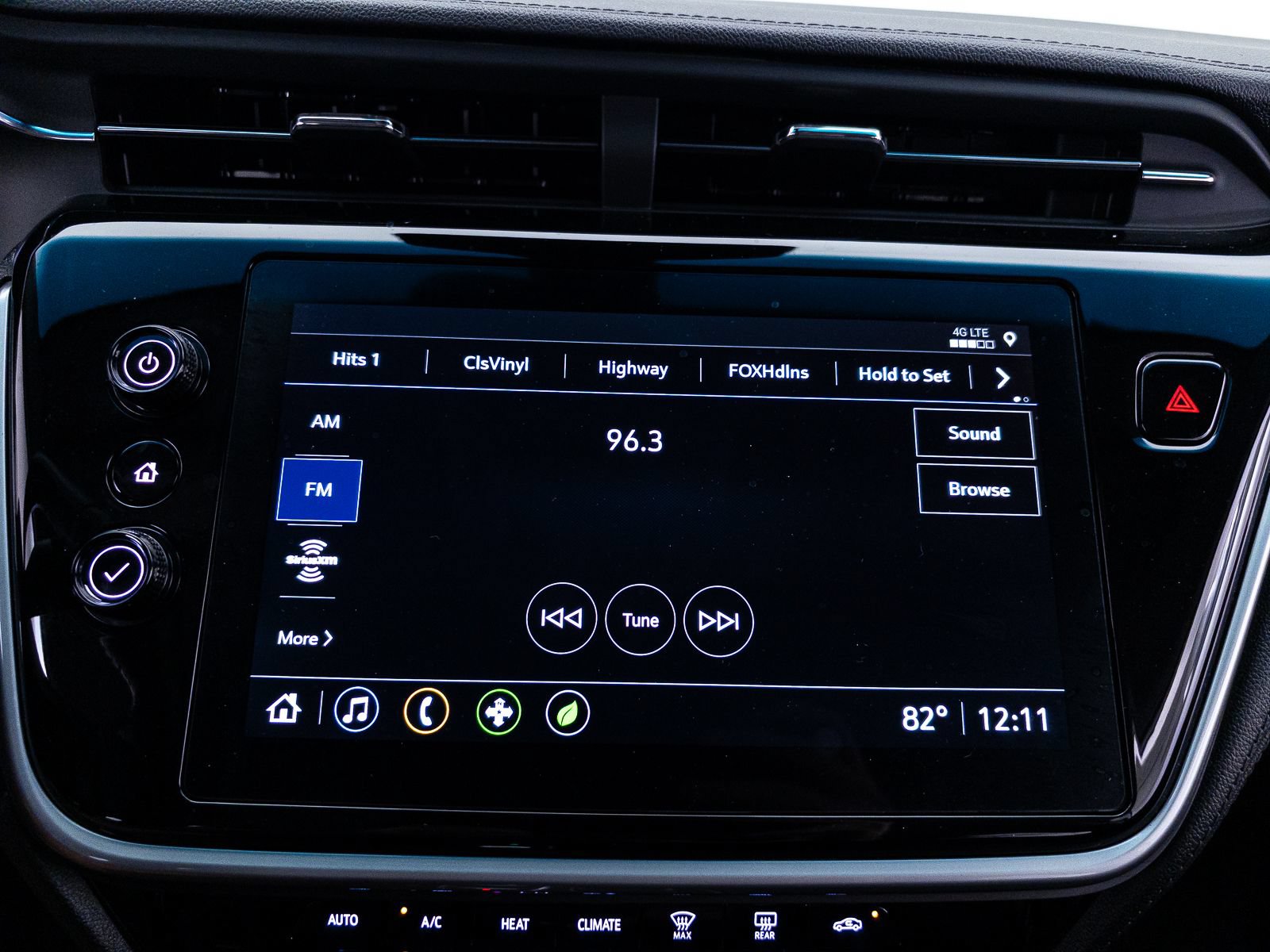 Used 2023 Chevrolet Bolt LT w/ Infotainment Package FWD image 27