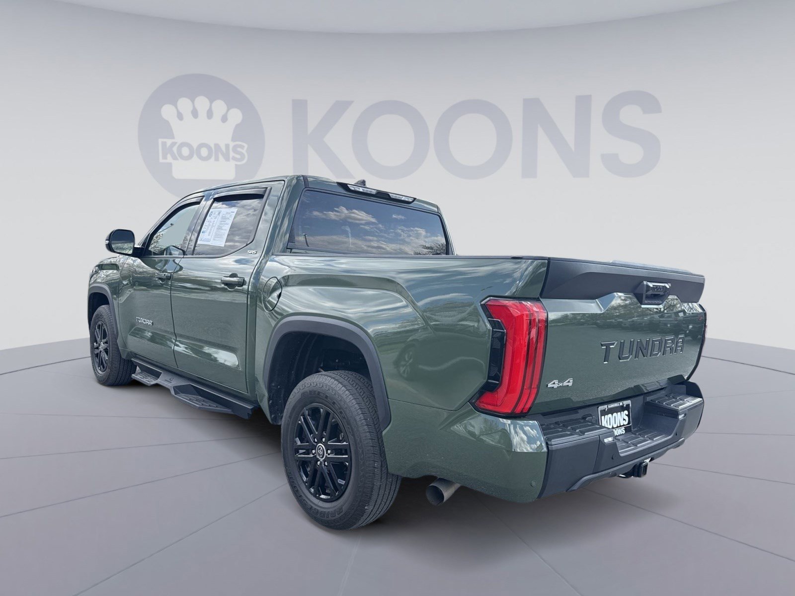 Used 2023 Toyota Tundra SR5 w/ SR5 Premium Package image 4