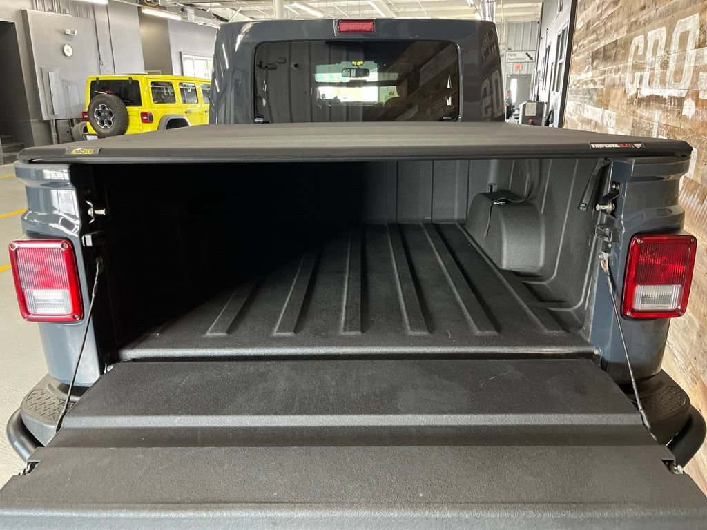 Used 2017 Jeep Wrangler Unlimited Rubicon w/ Cold Weather Group AWD/4WD image 70