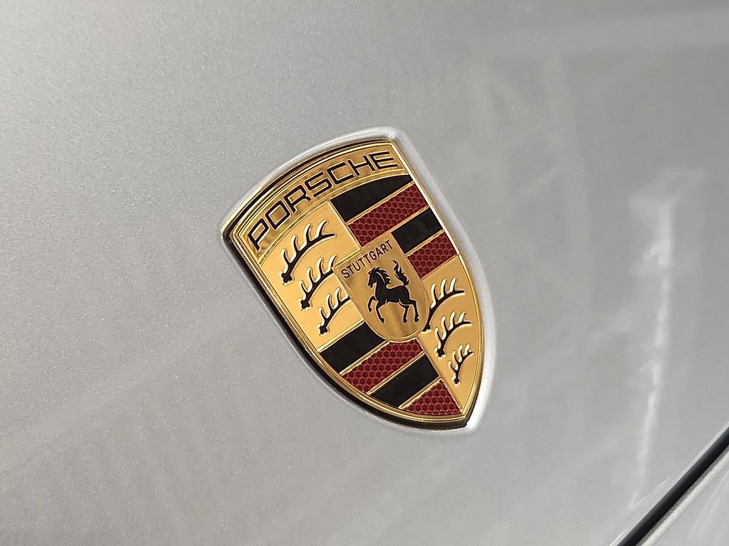 Certified 2025 Porsche Cayenne AWD/4WD image 31
