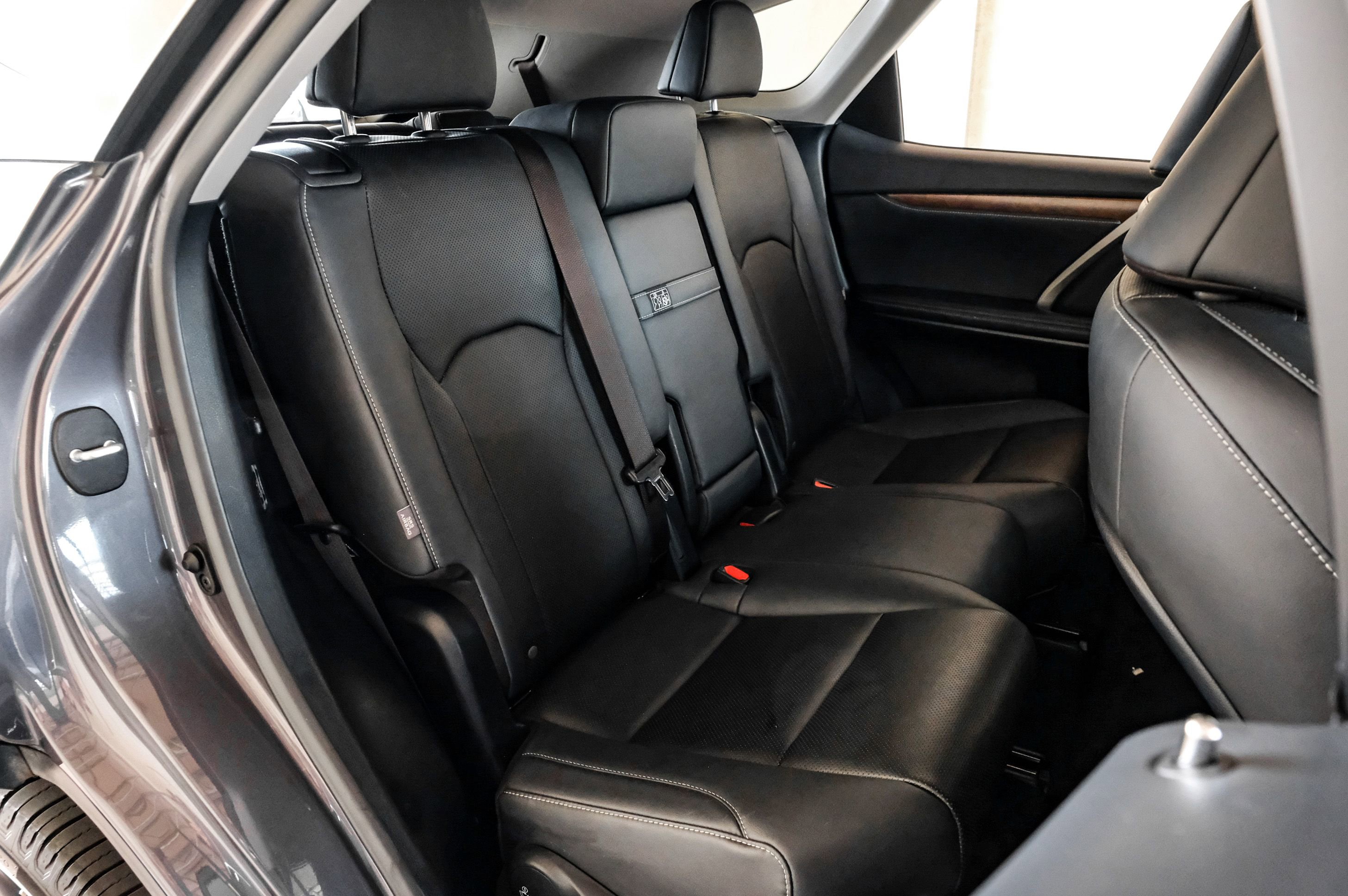 Used 2022 Lexus RX 350L FWD w/ Premium Package image 36