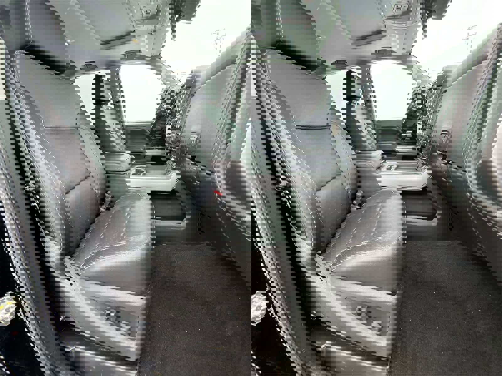 Used 2018 Chevrolet Silverado 2500 LTZ w/ Midnight Edition image 21