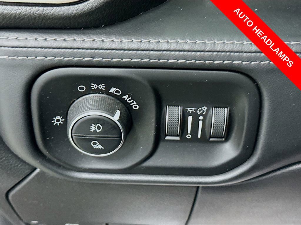 Used 2019 RAM 3500 Limited image 11